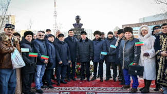 В Якутске открыт Казанский сквер и памятник поэту Мусе Джалилю