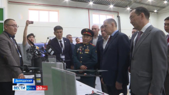 Юрий Трутнев дрон оҥоруутун сыаналаата