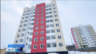 В Мирном завершается строительство многоквартирного дома для педагогов