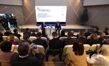 Айсен Николаев поделился опытом с участниками регионального дня III Всероссийского муниципального форума "Малая Родина - сила России"