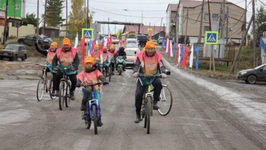 В селе Чурапча открыли заасфальтированную улицу Ленина