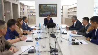 Глава Якутии Айсен Николаев провел заседание оргкомитета по увековечению памяти Михаила Николаева