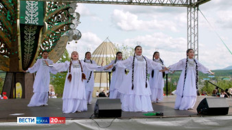 В Алдане проходит Ысыах посвящённый Году защитника Отечества