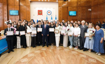 В Якутии состоялась торжественная церемония чествования стобалльников