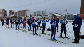 Чемпионат по лыжным гонкам среди любителей состоялся на озере Сайсары в Якутске