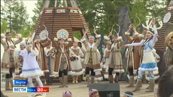 На берегу реки Кэнкэмэ в Якутске прошел 35-й Бакалдын