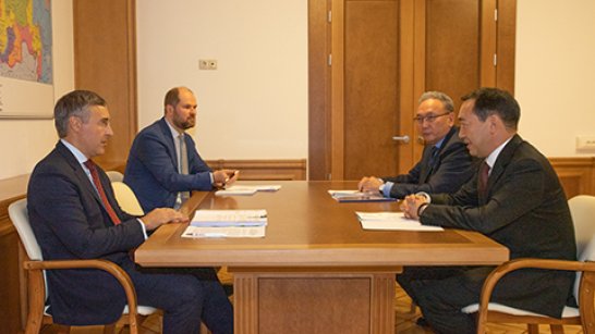 Глава Якутии провел рабочую встречу с министром науки и высшего образования РФ
