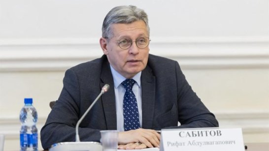 Рифат Сабитов: "США пытаются монополизировать мировое информационное пространство, чтобы бесцеремонно и беспрепятственно продвигать и навязывать свою идеологию"