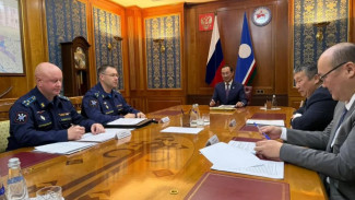 Айсен Николаев обсудил планы по развитию инфраструктуры военного городка войсковой части в Пеледуе