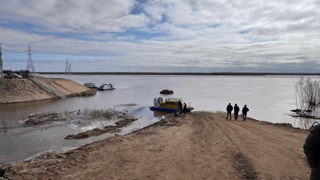 В Якутии снижены тарифы на пассажирские перевозки через реку Лена