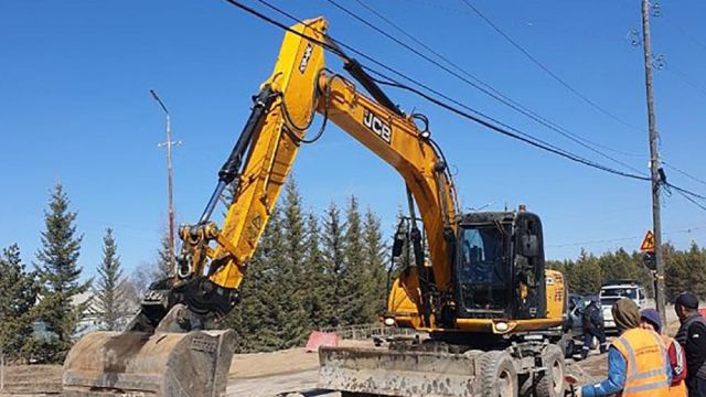 По вине двух водителей без электроснабжения остались более 4000 человек в Якутии