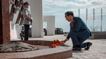 Айсен Николаев: «Святая обязанность нашего поколения - сохранять и передавать священную память о великом подвиге нашего народа»