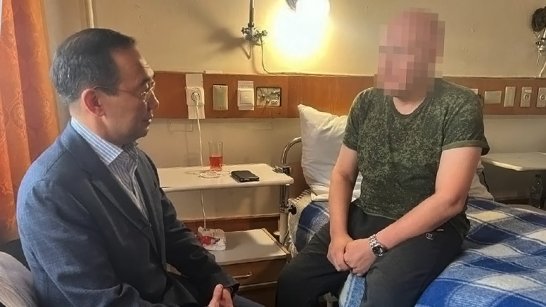 Айсен Николаев навестил в госпитале имени Бурденко бойцов из Якутии