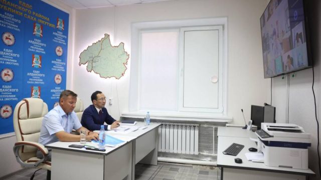 Глава Якутии Айсен Николаев поручил ликвидировать пожары в обслуживаемой зоне в кратчайшие сроки