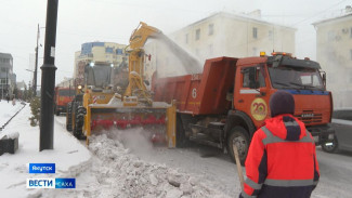 Новая спецтехника ускоряет весеннюю уборку Якутска