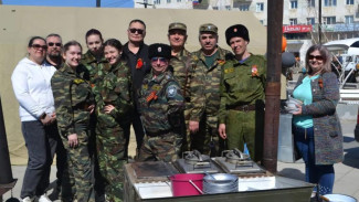 Якутские казаки организовали полевую кухню для ветеранов и жителей Жатая