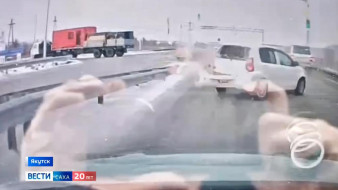 Скользкие улицы. В Якутске в результате гололёда отмечают рост автоаварий
