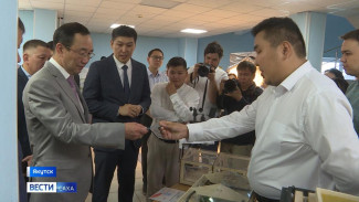 Глава Якутии посетил выставку передового сельхозоборудования и пилотных проектов АГАТУ