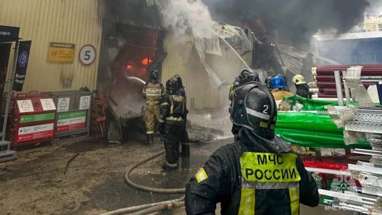 В Якутске ликвидировано открытое горение в магазине электротоваров