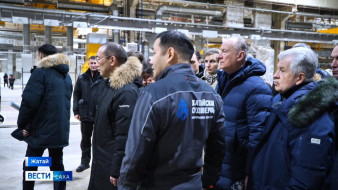 Николай Патрушев и Айсен Николаев проверили готовность к запуску Жатайской судоверфи