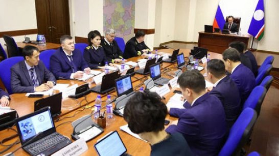 Айсен Николаев заявил о необходимости комплексного подхода к решению проблем водного транспорта