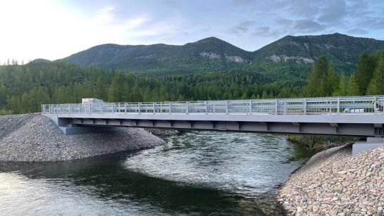 В Томпонском районе завершается реконструкция моста через реку Томпорук