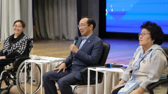 Глава Якутии встретился с жителями Оленекского эвенкийского национального района