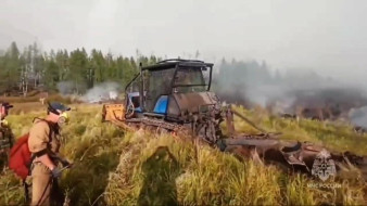 Порядка 100 тонн воды слито авиацией МЧС на лесные пожары в Якутии