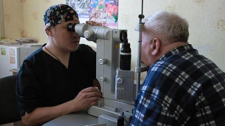 Бригада офтальмологов из Якутии приступила к работе в подшефном городе Докучаевск в ДНР