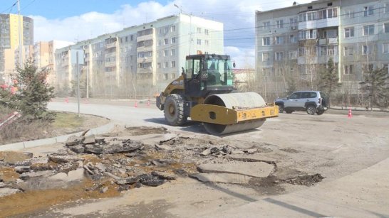 На улице Чернышевского в Якутске заменят дорожное полотно по гарантии
