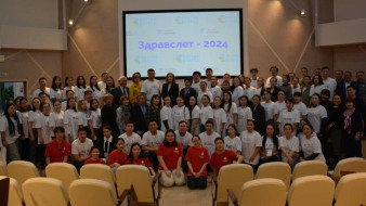 Первый слет молодых специалистов медицины "ЗдравСлет-2024" прошел в Якутске