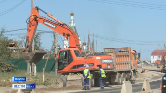 В микрорайоне Марха продолжается масштабная реконструкция автодороги "Нам"