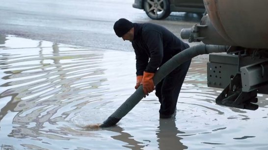 Для откачки талых вод в Якутске привлечена дополнительная техника