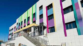 В микрорайоне Спортивный Якутска возводят два крупных социальных объекта