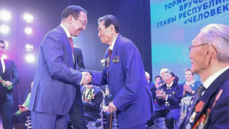 Ветеранам в Якутии вручили региональные юбилейные знаки к 80-летию Великой Победы