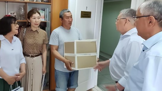 Национальному аудиовизуальному центру Якутии передали уникальные архивные киноплёнки