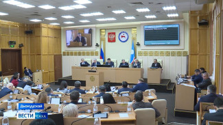 Ил Түмэн дьокутааттара кэлэр сыллааҕы бүддьүөт барылын иккис уонна бүтэһик ааҕыыга ылыннылар