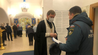 Сотрудники MЧС России ведут профилактическую работу на объектах религиозного назначения Якутии
