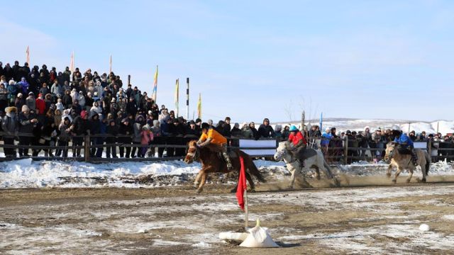 В Верхоянском районе состоялись скачки VIII республиканского Дня коневодов-табунщиков
