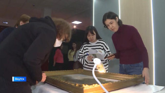 В Национальном художественном музее приступили к распаковке полотен Ивана Шишкина
