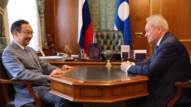 Глава Якутии встретился с руководителем Федеральной службы по надзору в сфере транспорта
