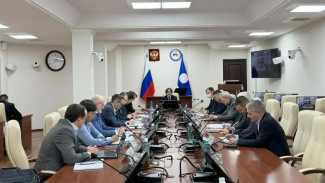 В Якутии обсудили вопросы строительства автодороги "Мухтуя"