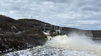 Каскад Вилюйских ГЭС ведет пропуск половодья через водосброс