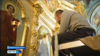 Художники-реставраторы завершили масштабные работы в Свято-Троицком храме города Мирный