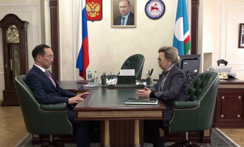 Реализацию поручений Президента России в Якутии обсудили на встрече Айсен Николаев и Галина Данчикова
