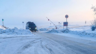 Досрочно открыто движение по ледовому автозимнику "Якутск — Нижний Бестях"