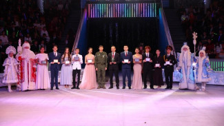 Лучших школьников чествовали на традиционной Ёлке Главы Якутии