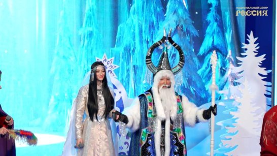 Чысхаан и Эһээ Дьыл выступили перед юными гостями фестиваля "Зимние волшебники" в НЦ "Россия"