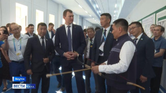Министр спорта России Михаил Дегтярёв посетил спортивные комплексы в Якутске