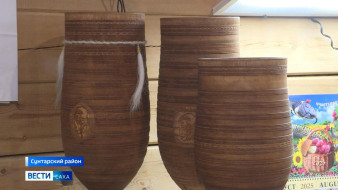 Золотые руки. Семья Ивановых из Сунтарского района создают вручную уникальные чороны